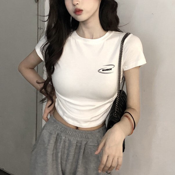 【送料無料】2023春新作 クロップド丈 ワンポイント 半袖 Tシャツ 韓国カジュアル mry000612