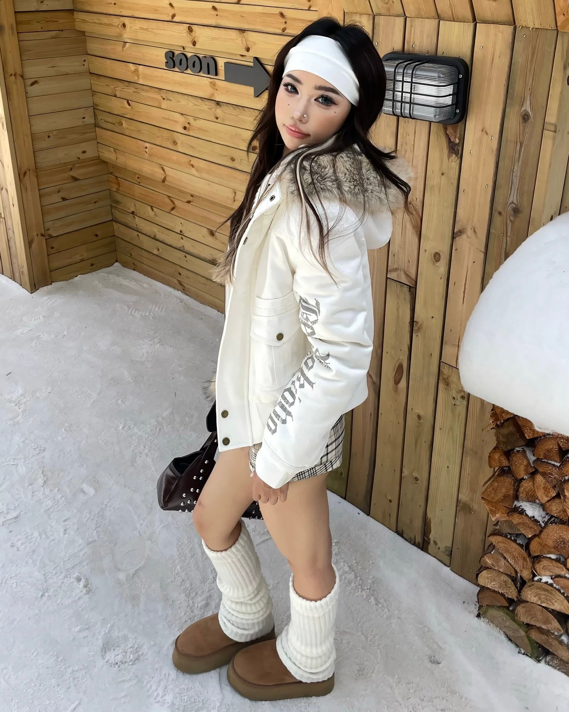 Fur Trim Hooded White Jacket mry002001