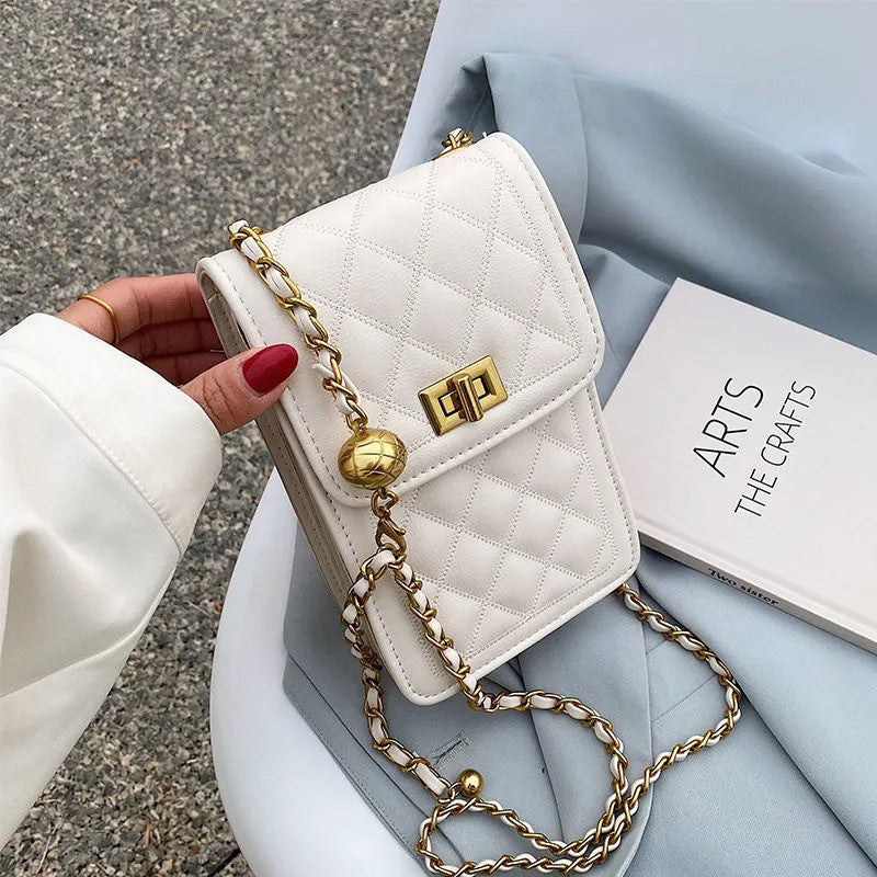 【送料無料】3カラー展開 キルティング スマホ ポシェット ミニバッグ mry000627