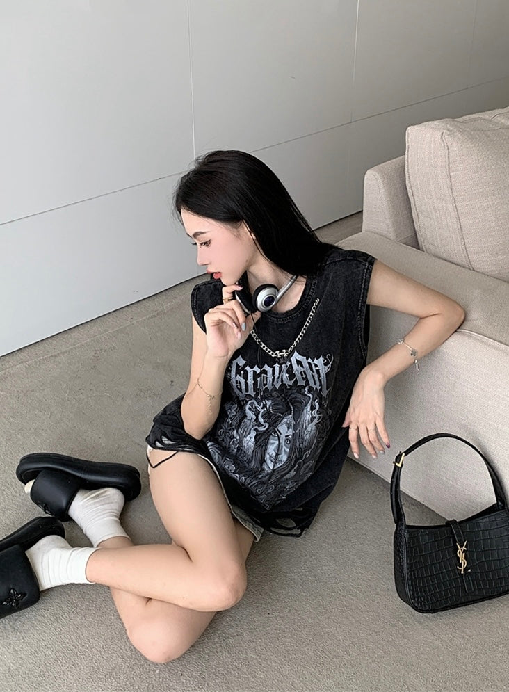 Chain Neck Graphic Sleeveless Tee mry001656