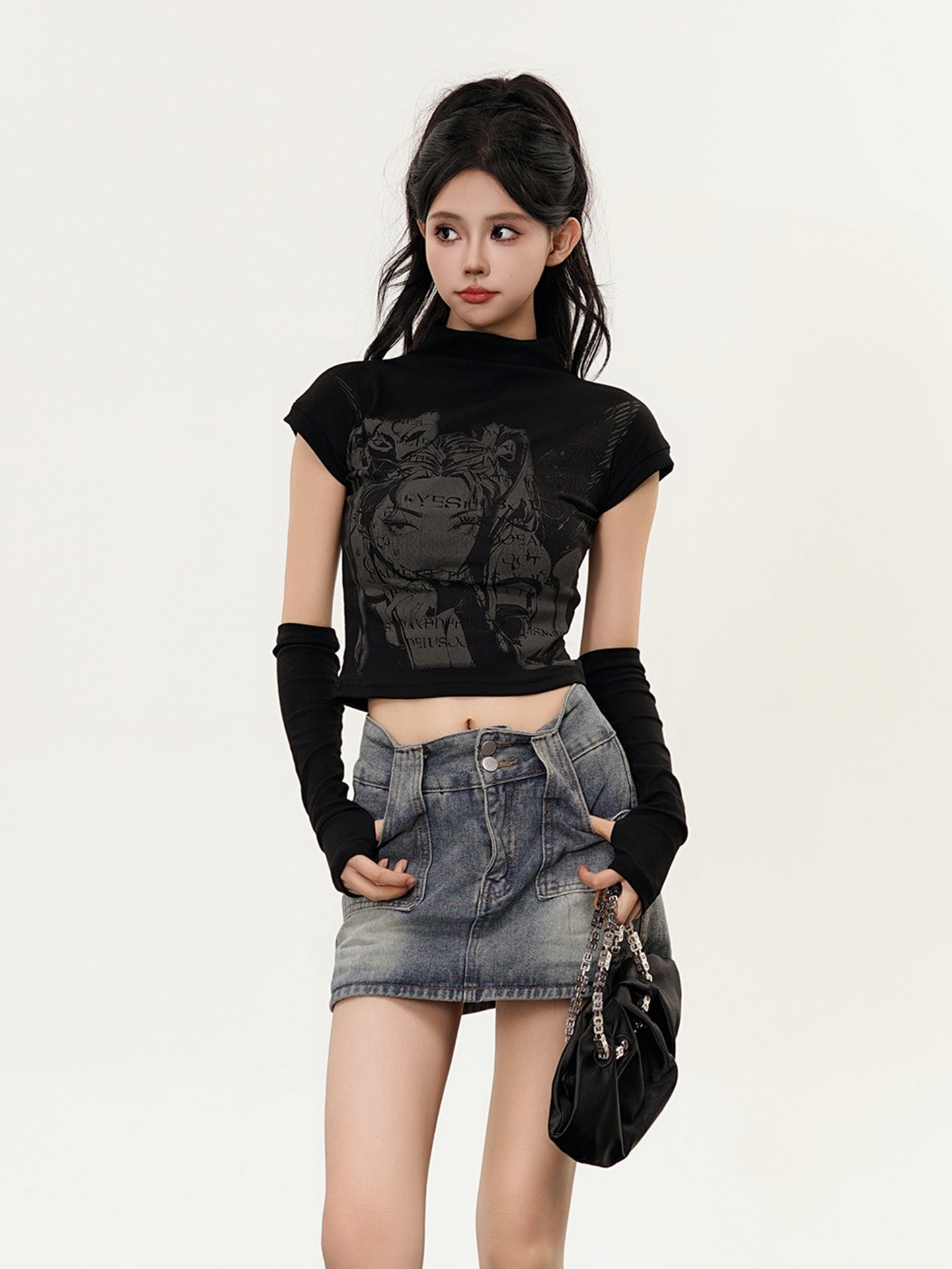 【2color】Cyber Graphic Mock Neck T-Shirt mry001713