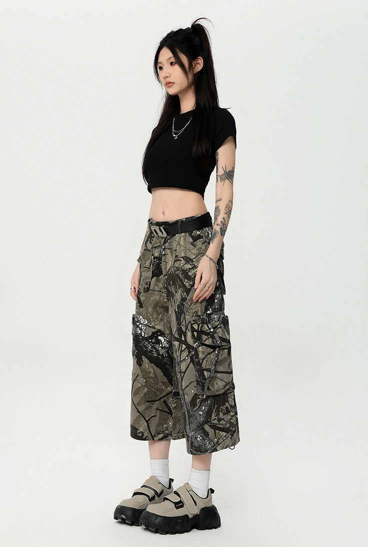Camo Print Cropped Cargo Pants mry001698