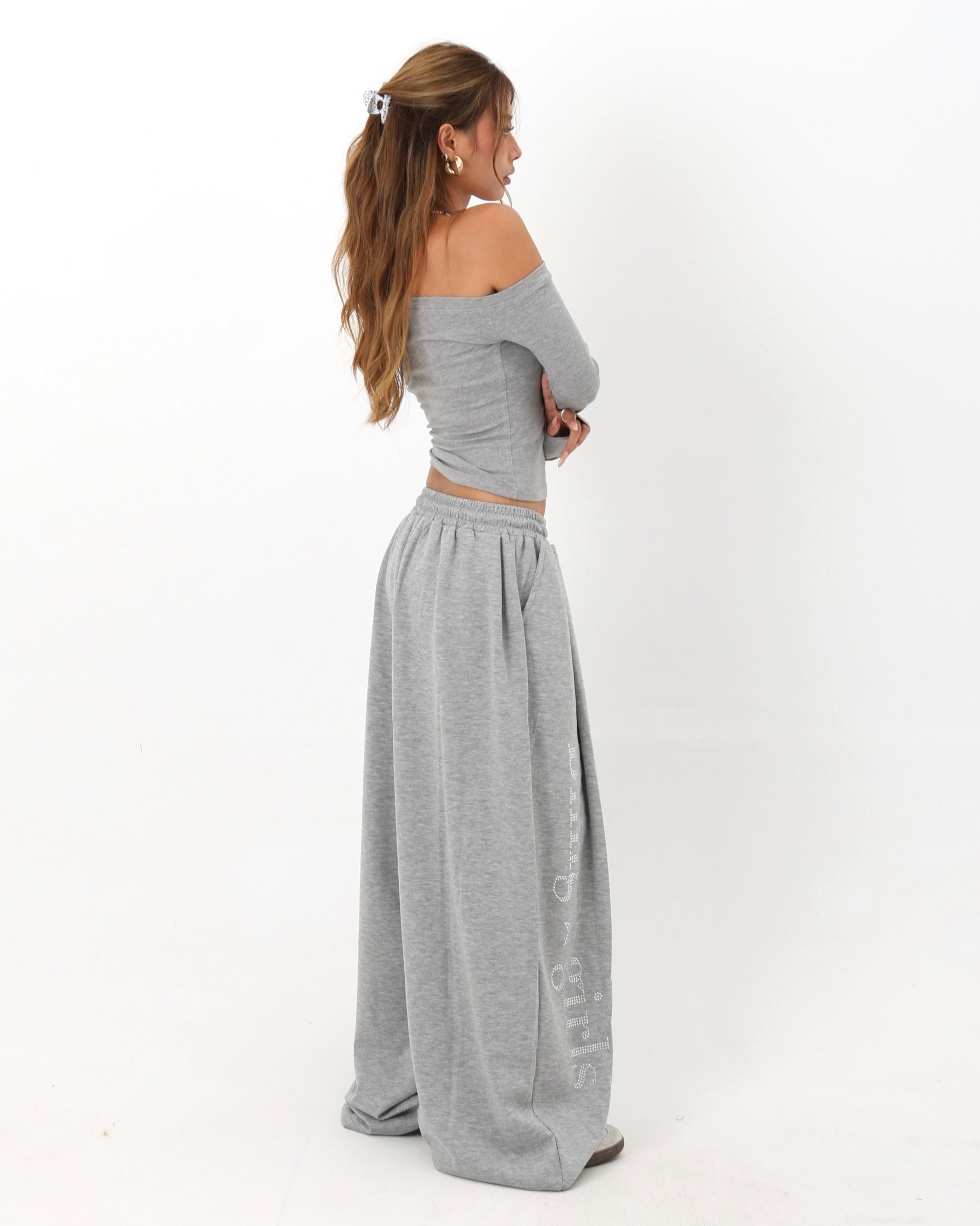 【Set-Up】Bling Logo Scoop Top & Extreme Wide Sweatpants Set-Up mry001890