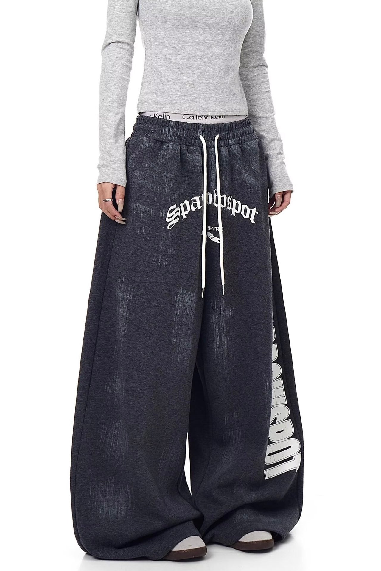 Baggy Graphic Sweatpants mry002326