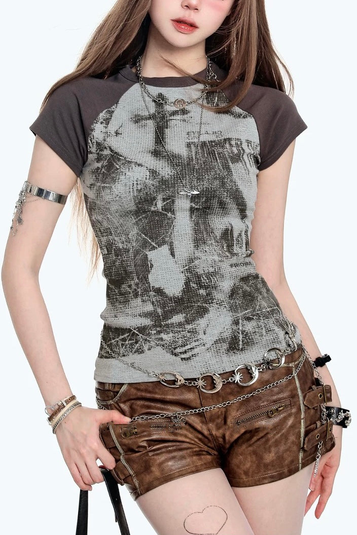 【トップス】グランジプリントフィットTシャツ mry002369