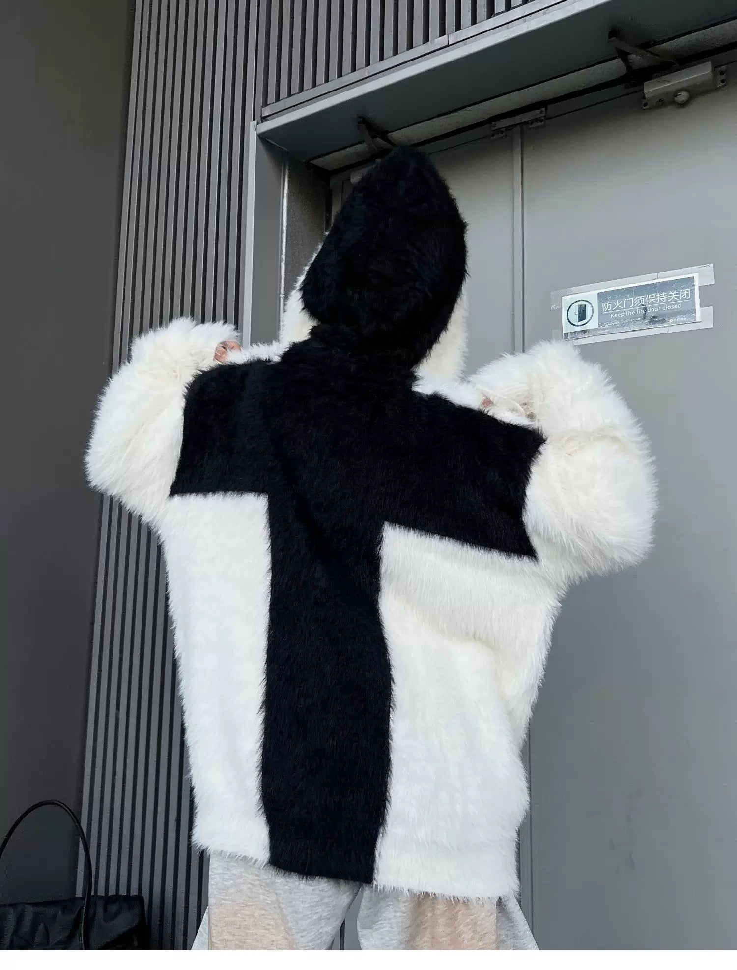 Unisex Fur Cross Zip Jacket mry002025