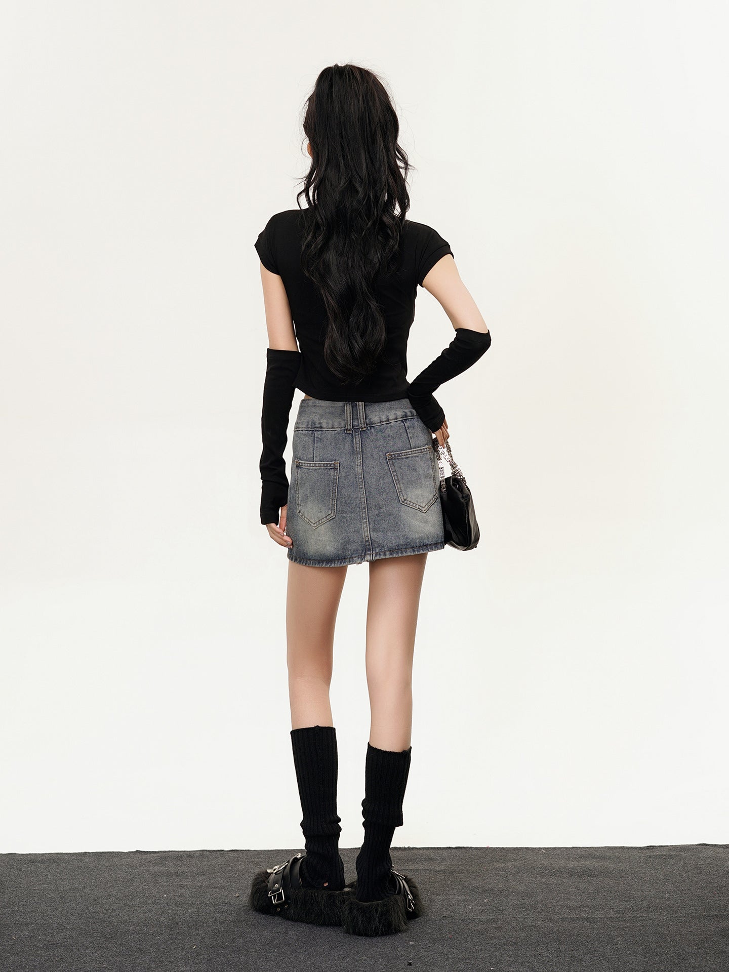 【2color】Cyber Graphic Mock Neck T-Shirt mry001713