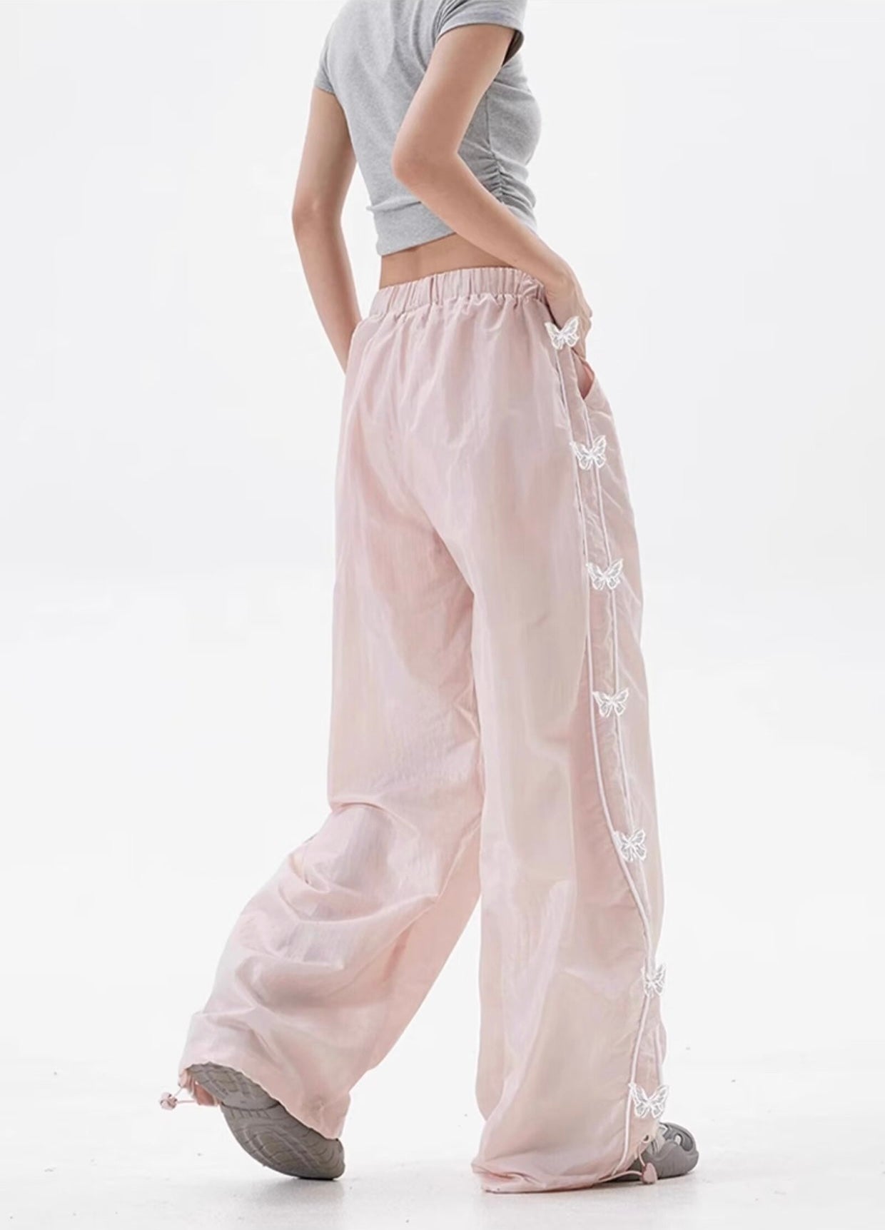 【YURU:FIT/2color】Butterfly Embroidered Parachute Pants mry001785