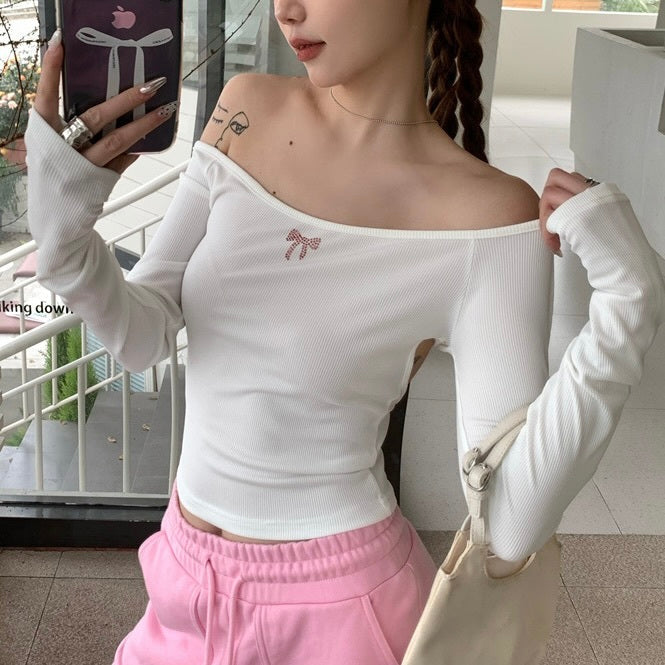 【Carina】2カラー展開 韓国デザイン 韓国カジュアル オフショルダー フィット トップス mry001105