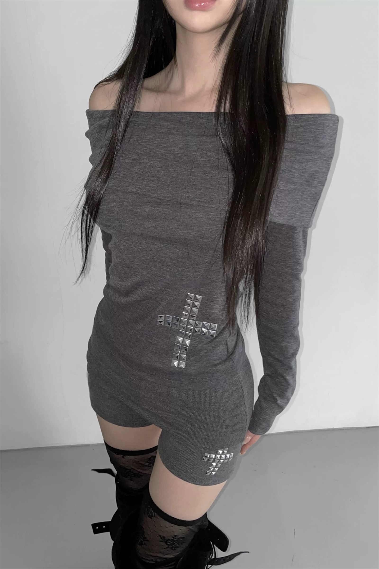 【セットアップ/2color】クロススタッズトップス&ショートパンツ mry002272