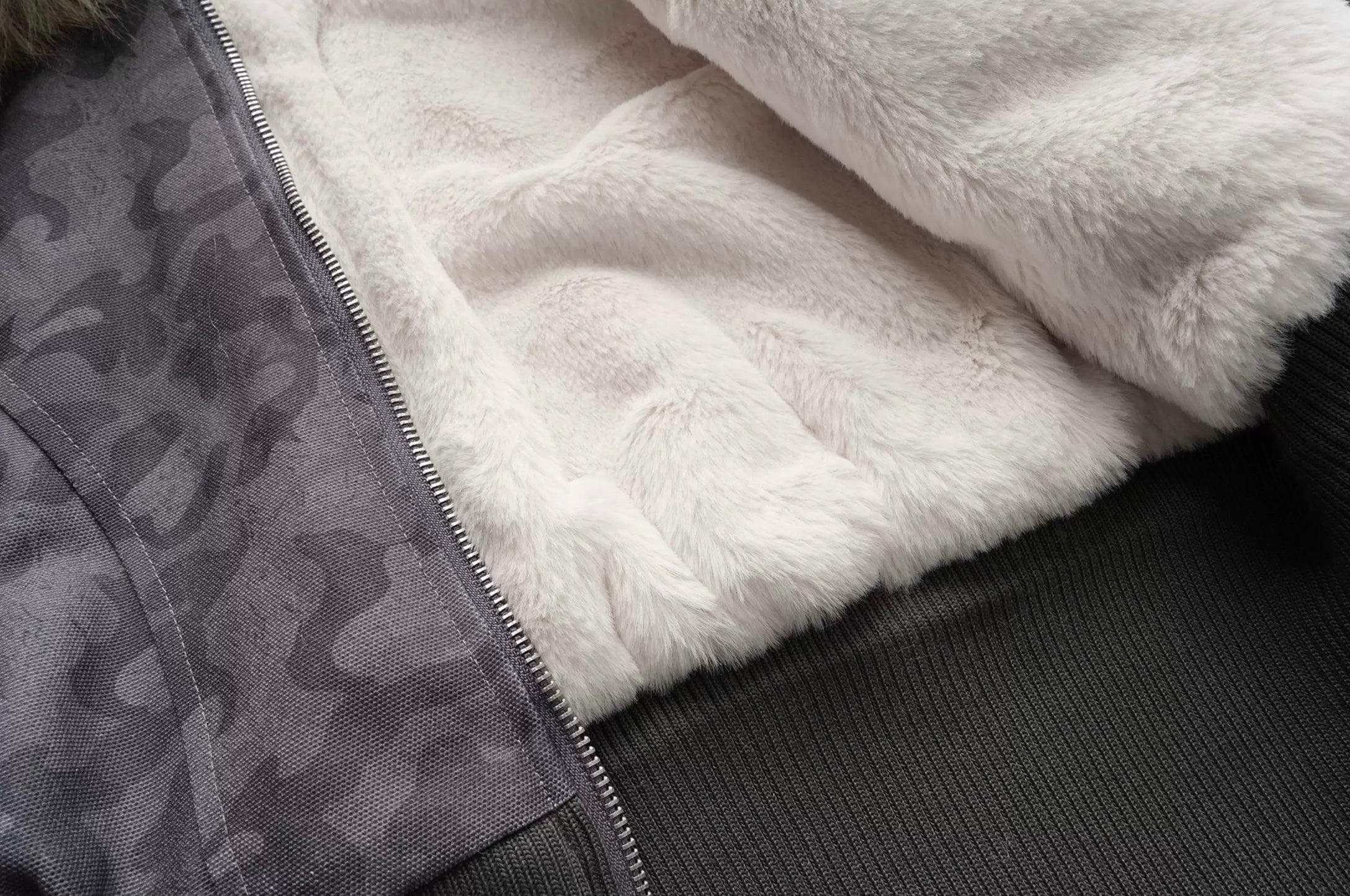 Cropped Camo Bomber Jacket mry002010