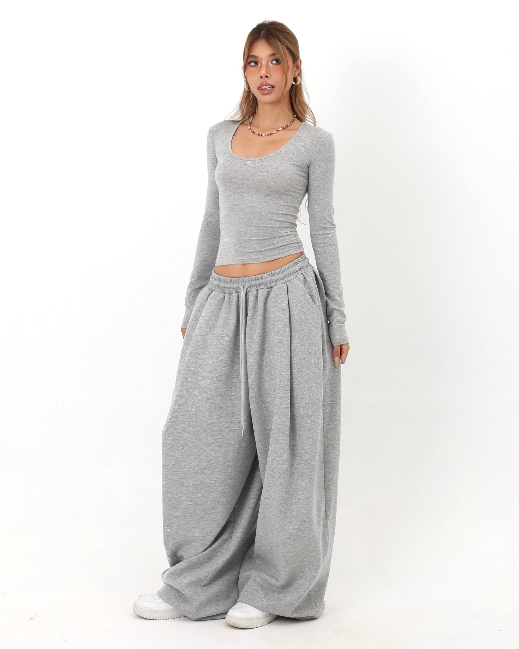 【Set-Up】Bling Logo Scoop Top & Extreme Wide Sweatpants Set-Up mry001890