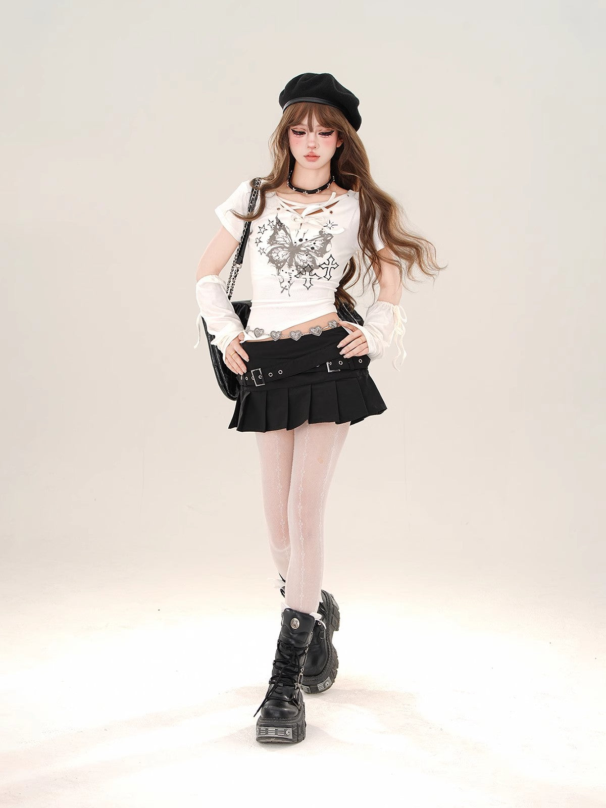 【注目度No.1 /2color】Butterfly Cross Lace-Up Graphic Tee mry001712