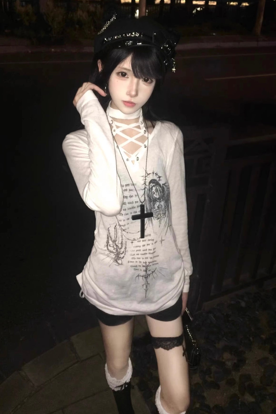 Grunge Cross Print Top mry002284