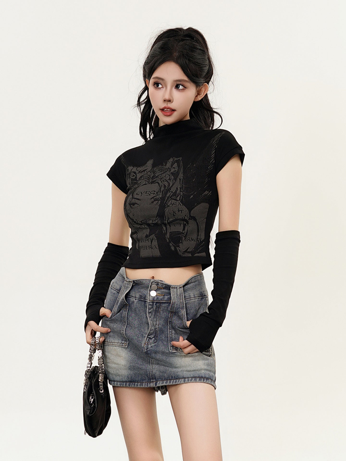 【2color】Cyber Graphic Mock Neck T-Shirt mry001713