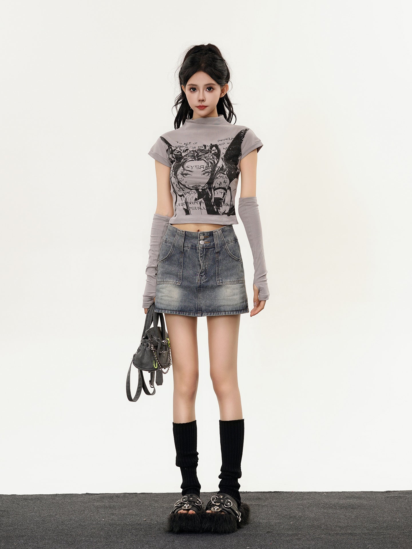 【2color】Cyber Graphic Mock Neck T-Shirt mry001713