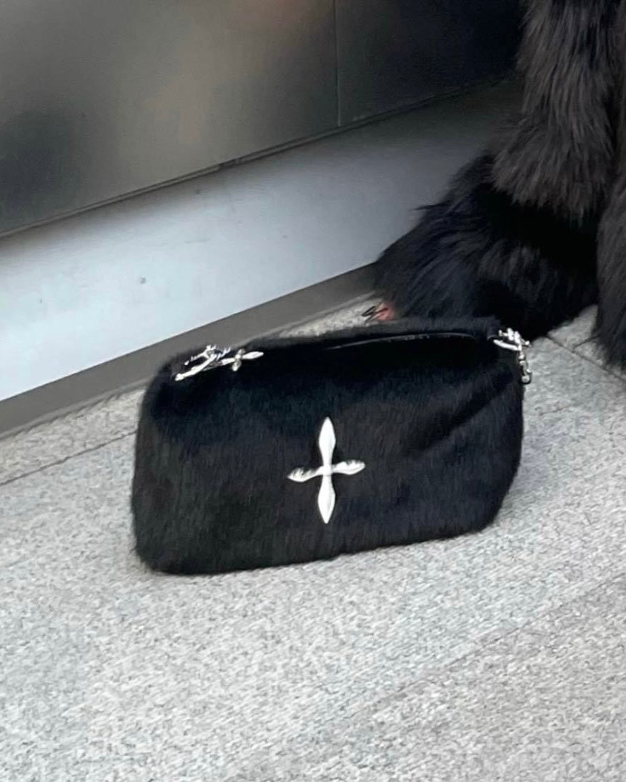 Fur Cross Chain Shoulder Bag mry001817