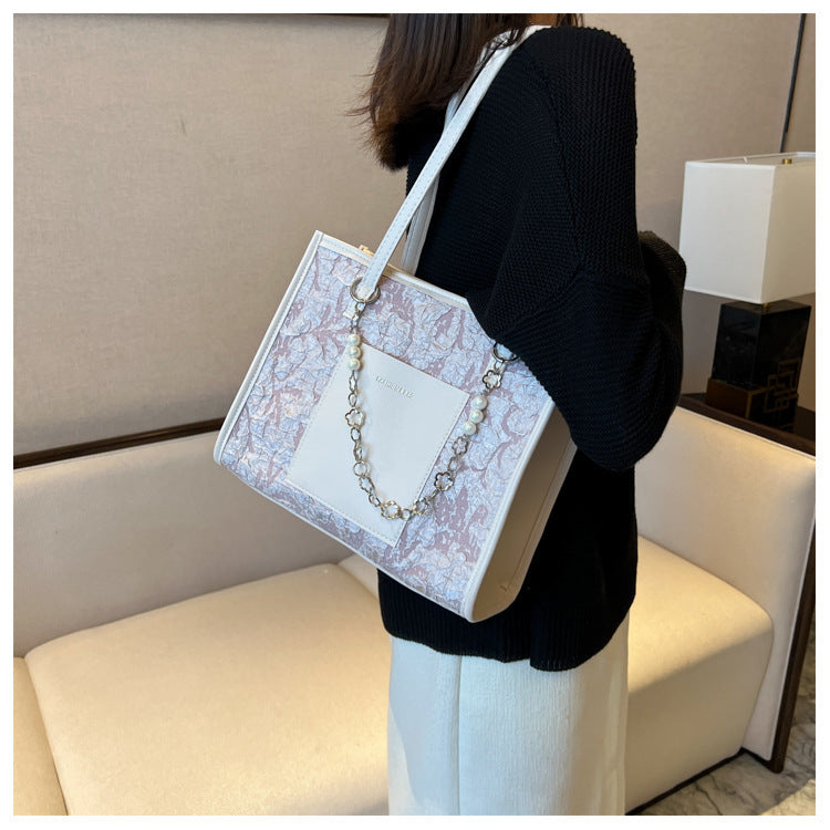 【送料無料】4色展開 パールチャーム付きトートバッグ mry000615