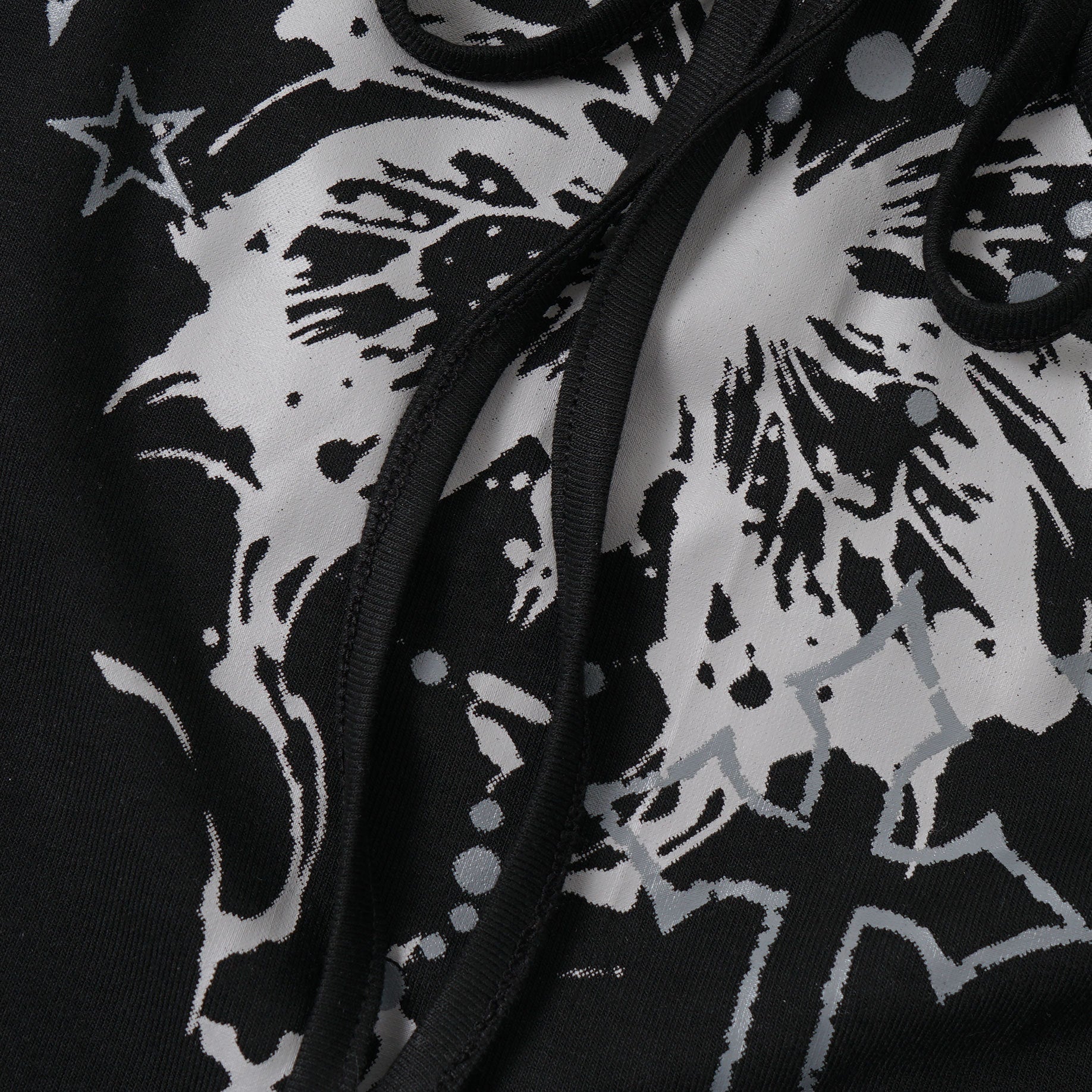 【注目度No.1 /2color】Butterfly Cross Lace-Up Graphic Tee mry001712