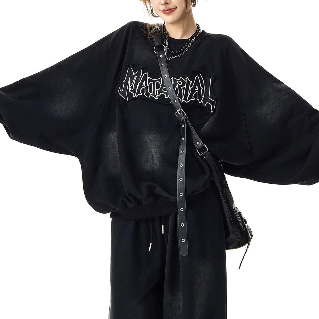 【特別価格 / Tops】Damaged Lettersd Dolman Sweatshirt mry001086