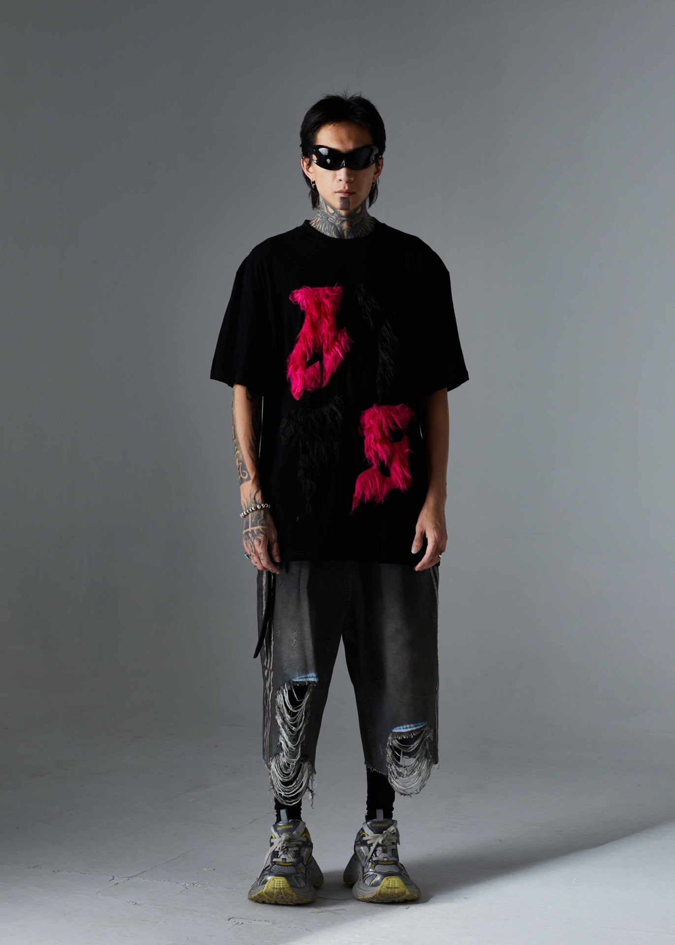 Triple Stripe Distressed Wide Denim Shorts mry001692