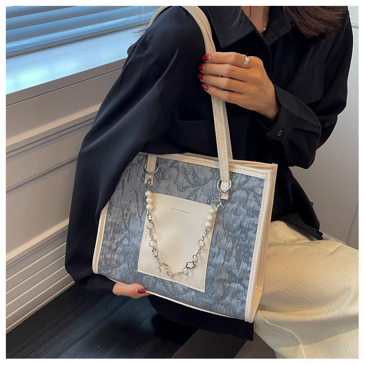 【送料無料】4色展開 パールチャーム付きトートバッグ mry000615