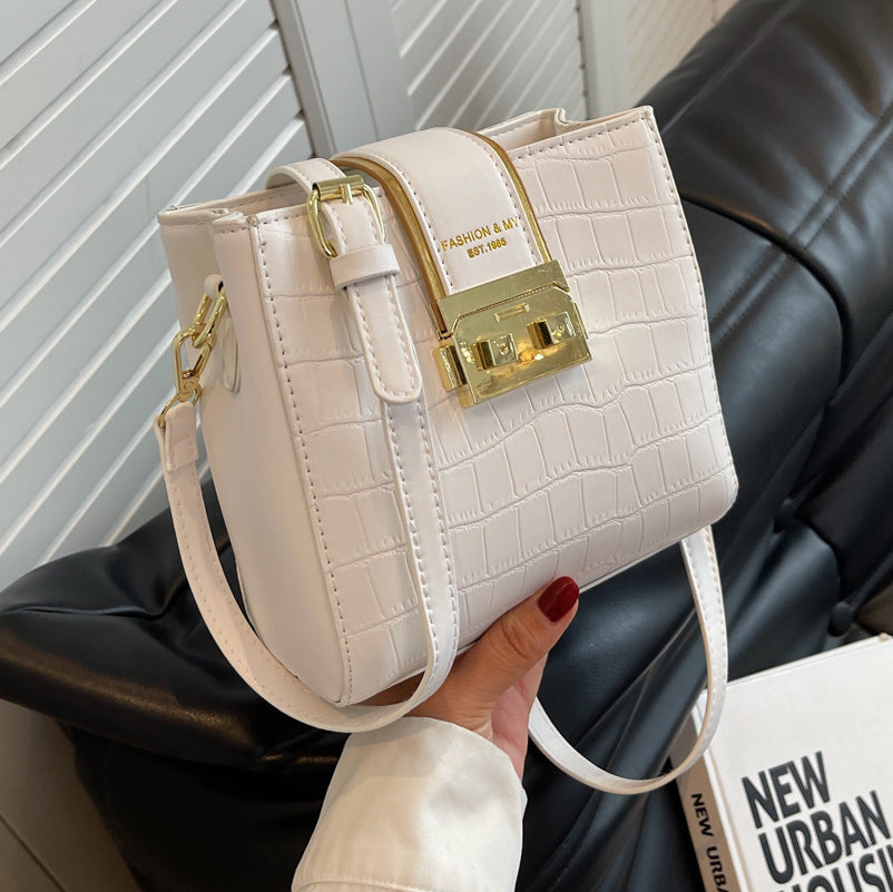 プッシュロック スクエア ショルダーバッグ mry000221