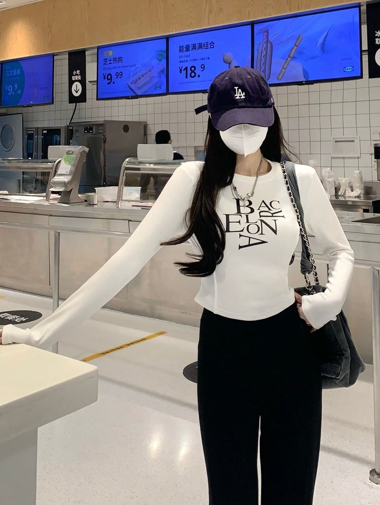 【2color】Barcelona Typo Slim Fit Long Sleeve Tee mry001739