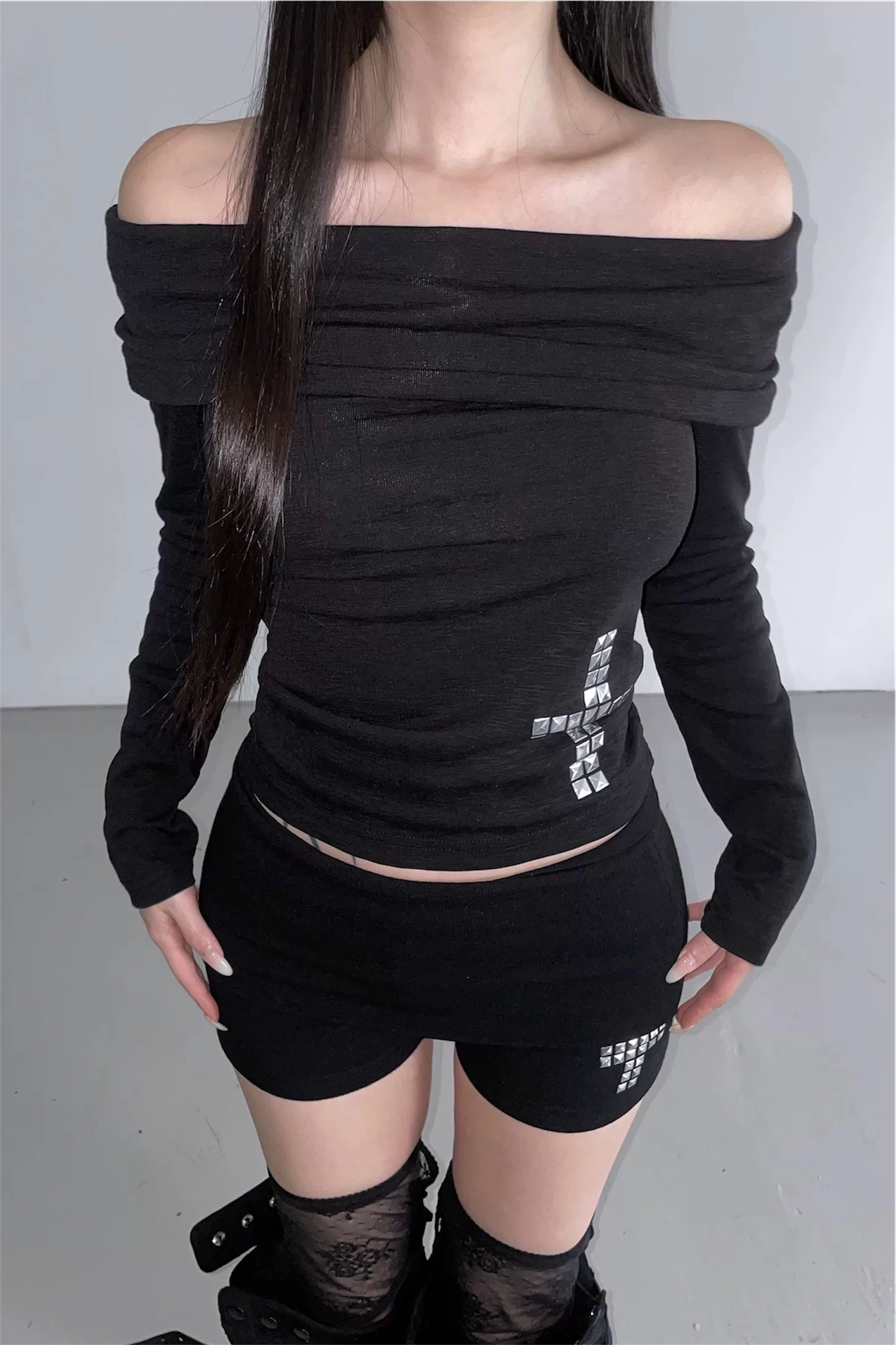 【セットアップ/2color】クロススタッズトップス&ショートパンツ mry002272