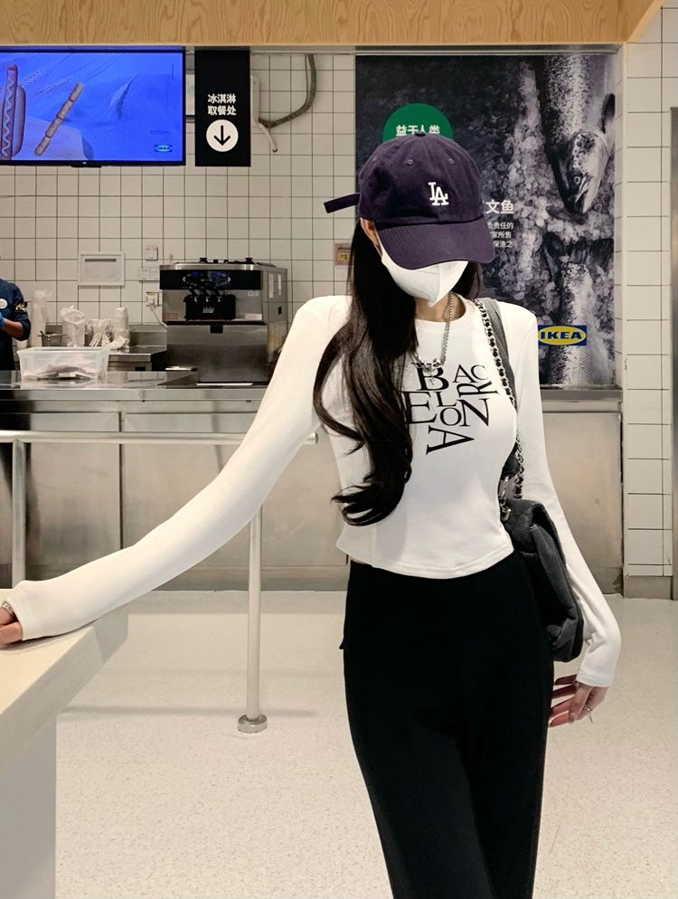 【2color】Barcelona Typo Slim Fit Long Sleeve Tee mry001739