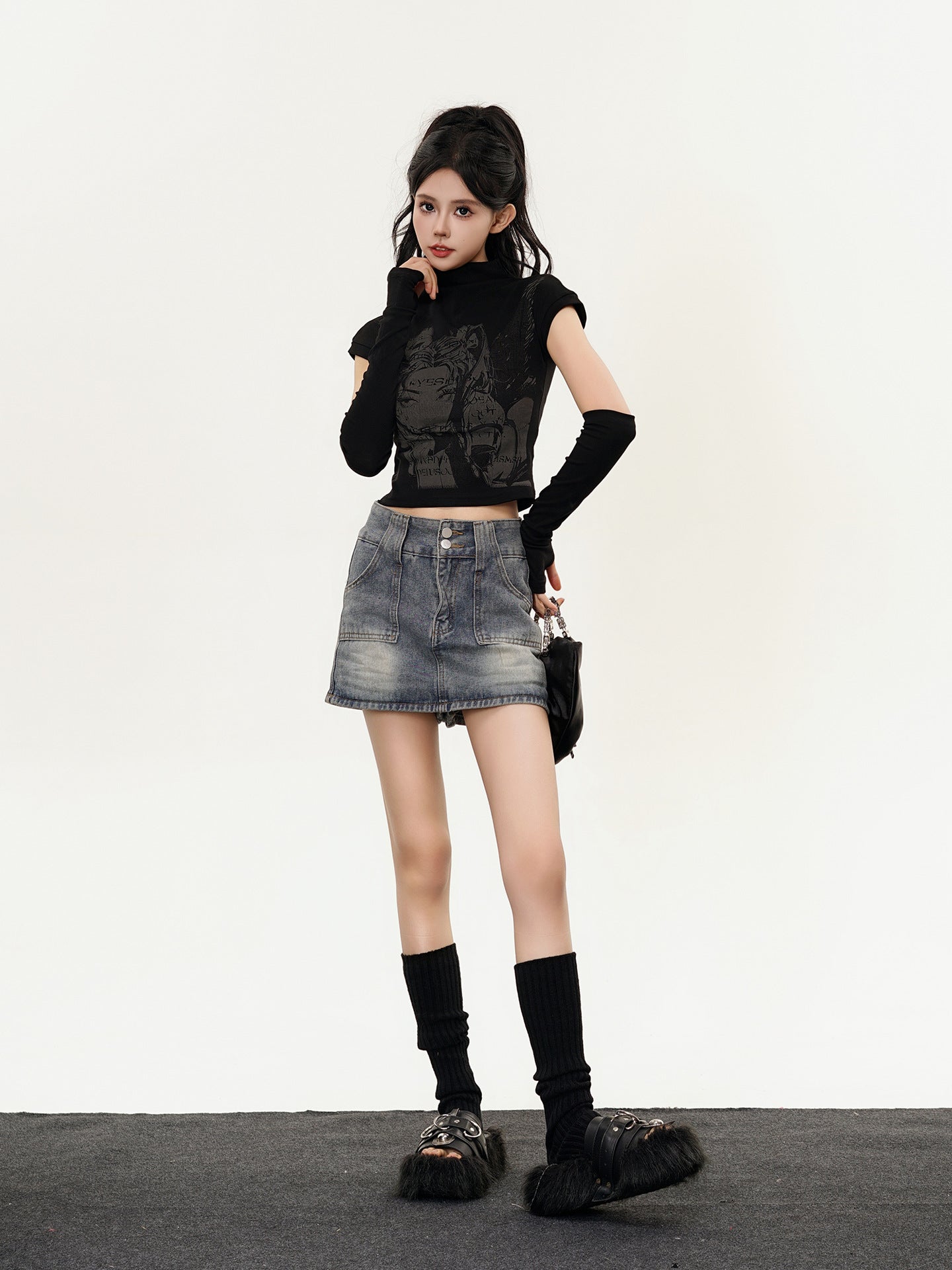 【2color】Cyber Graphic Mock Neck T-Shirt mry001713