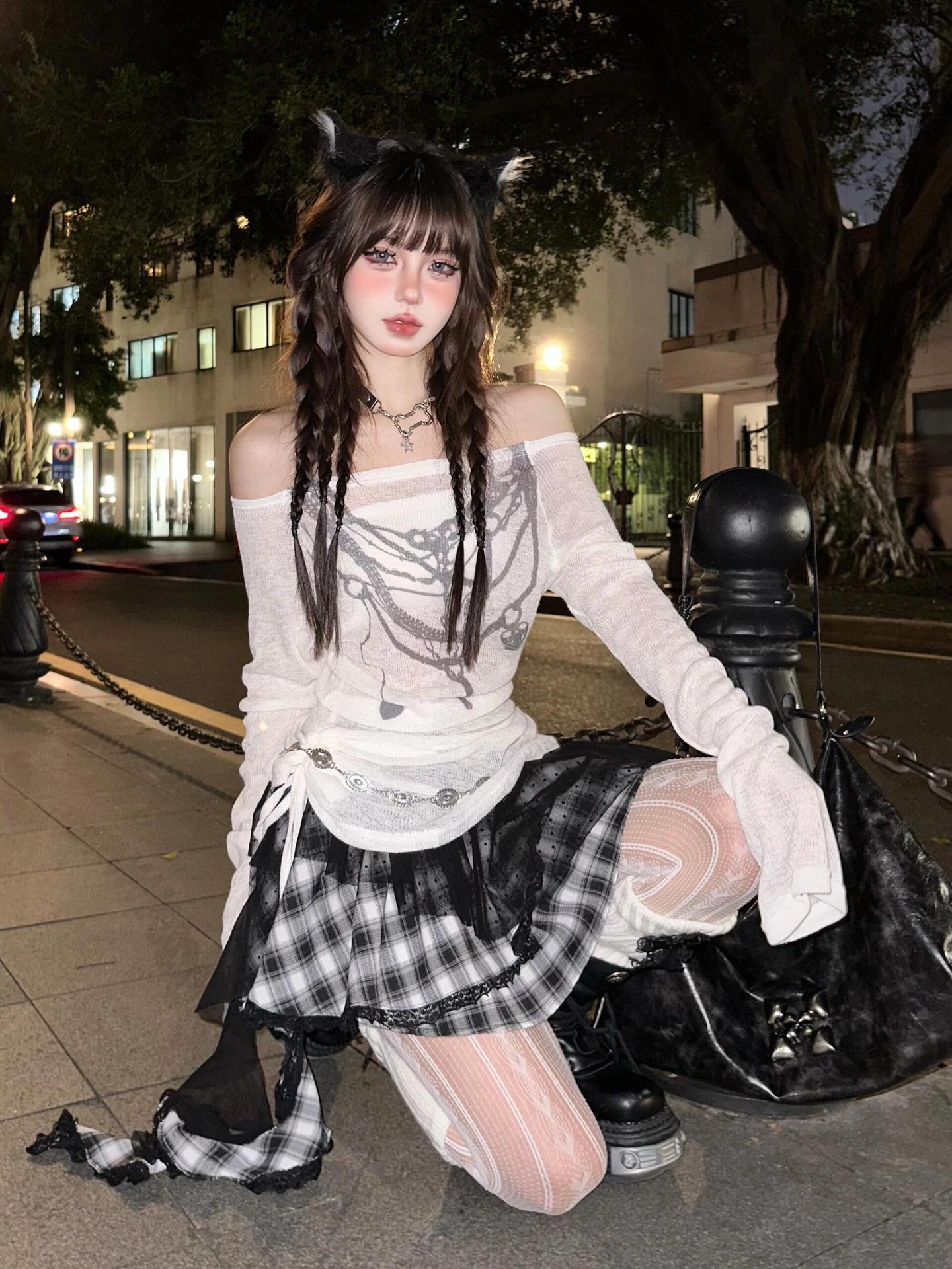 【2color】Off-Shoulder Chain Print Knit Top mry001732