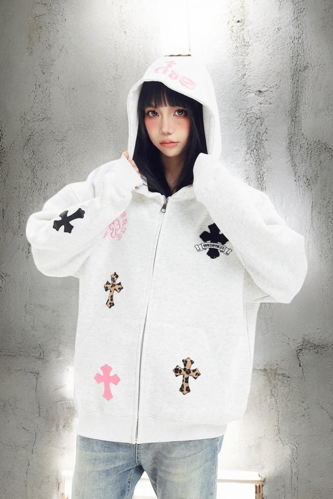 『評価★4.8以上/SNS大人気パーカー💥』【Tops】Leopard and Cross Embroidered Oversized Hoodie mry001896