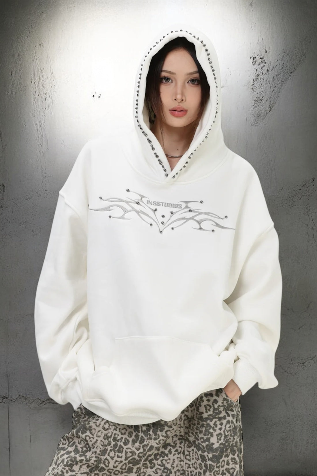 【評価★4.8以上/高品質】Tribal Studded Oversized Hoodie mry001900