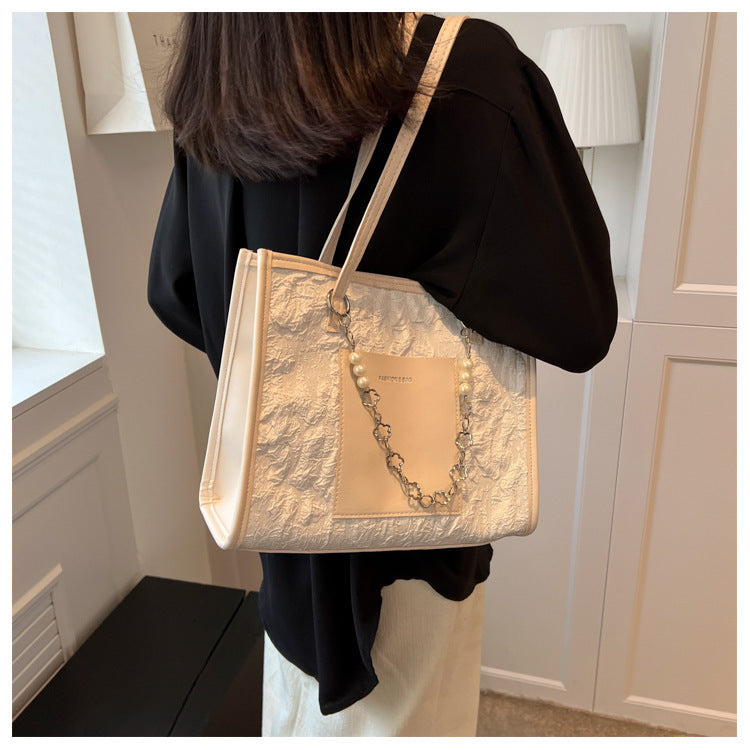 【送料無料】4色展開 パールチャーム付きトートバッグ mry000615