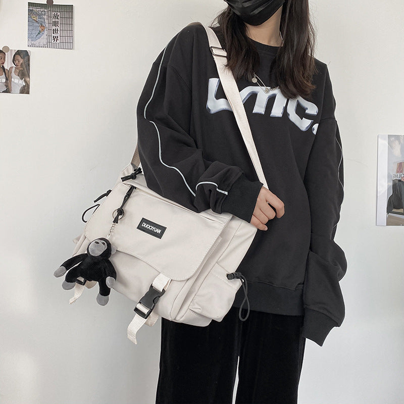 【送料無料】2カラー展開 2023SS ボディーバッグ 斜めがけ スチューデントスタイル韓国ストリート mry000921