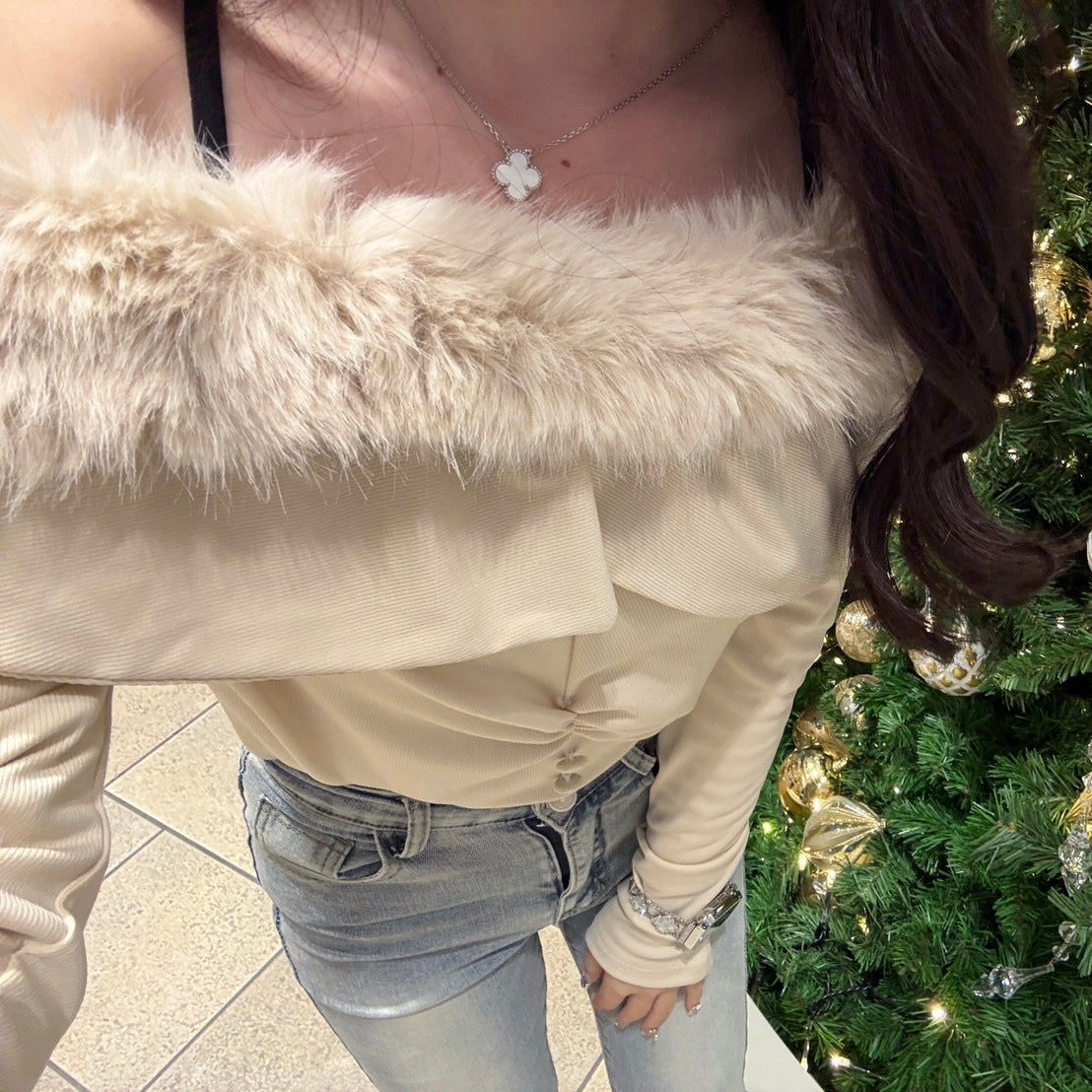 【Chéri】2カラー展開 オフショルダー フェイクファートップス mry001470