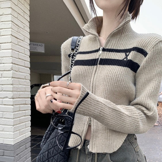 2カラー展開 韓国デザイン 韓国カジュアル ショート丈 タートルネック ジッパー付きパーカー mry001303