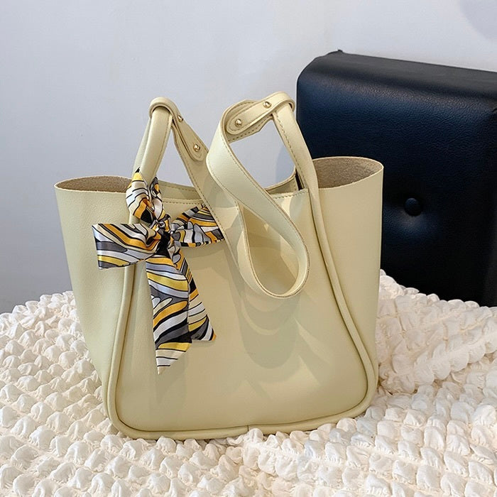 スカーフ付き ソフトレザー ショルダーバッグ mry000220