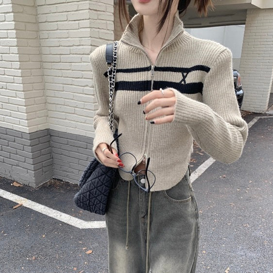 2カラー展開 韓国デザイン 韓国カジュアル ショート丈 タートルネック ジッパー付きパーカー mry001303