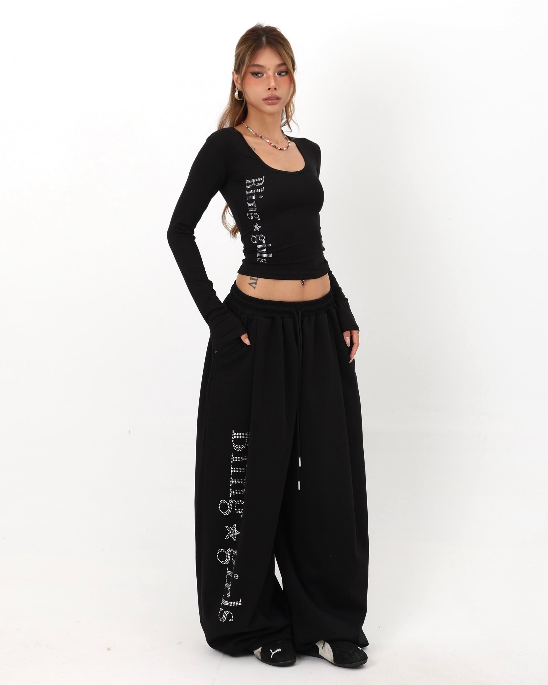 【Set-Up】Bling Logo Scoop Top & Extreme Wide Sweatpants Set-Up mry001890