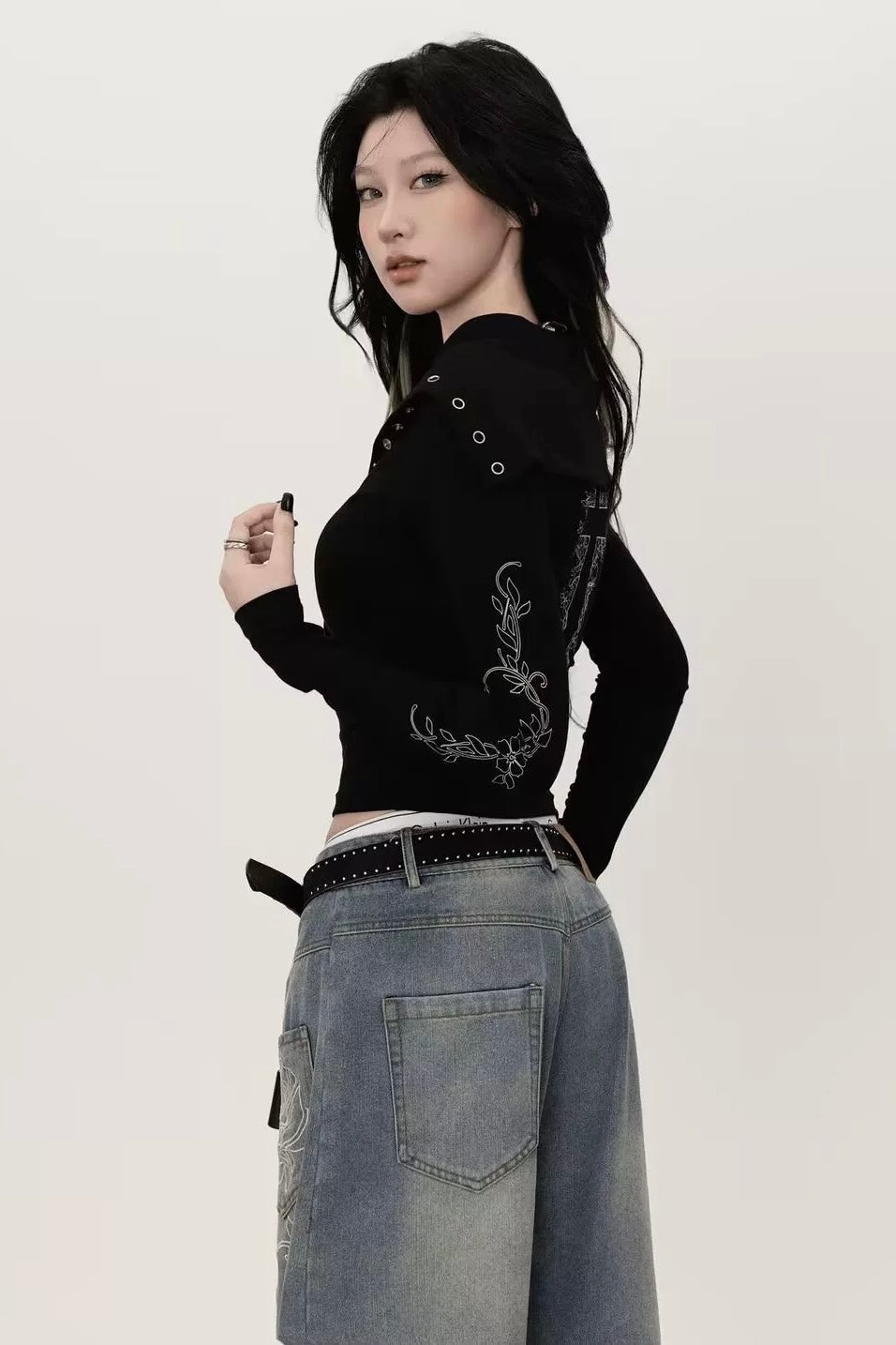 Cross Embroidery Slim Fit Top mry002188