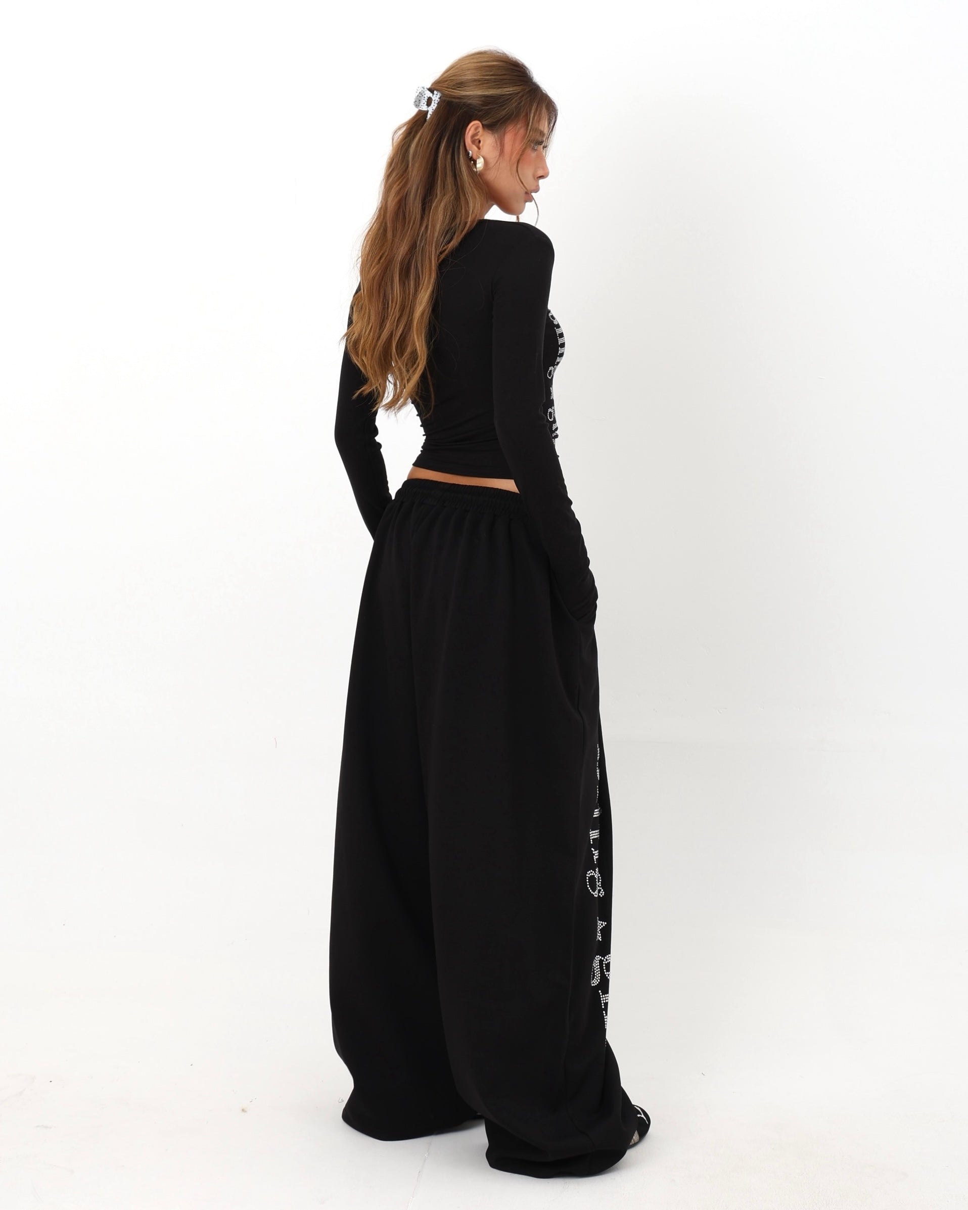 【Set-Up】Bling Logo Scoop Top & Extreme Wide Sweatpants Set-Up mry001890