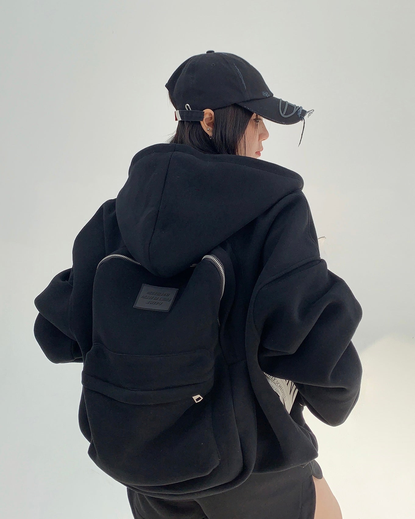 【評価★4.8以上／高品質】Backpack-Attached Oversized Hoodie mry001902