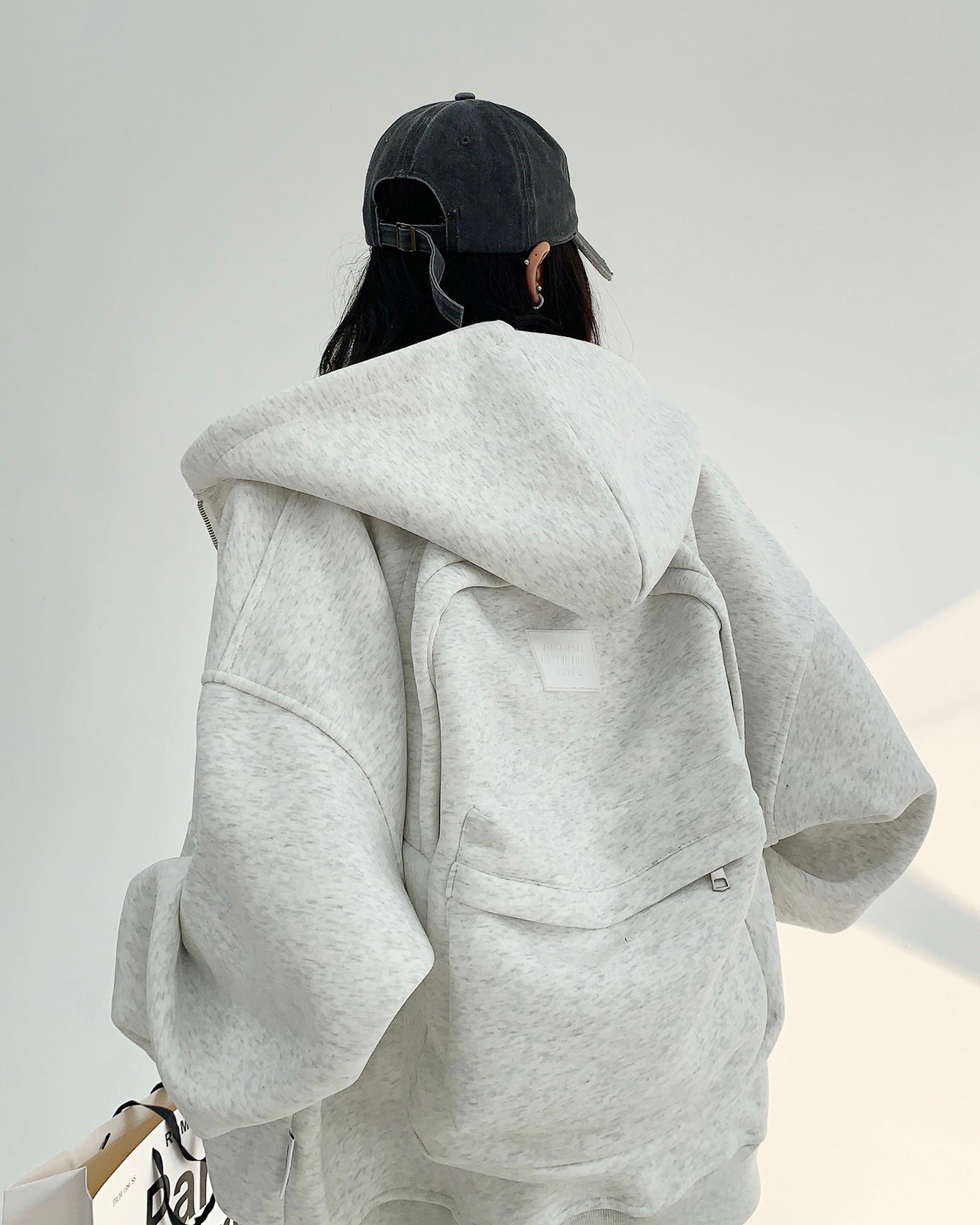 【評価★4.8以上／高品質】Backpack-Attached Oversized Hoodie mry001902