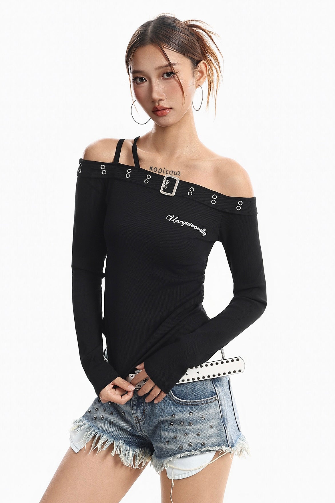 Off-Shoulder Buckle Detail Top mry002253