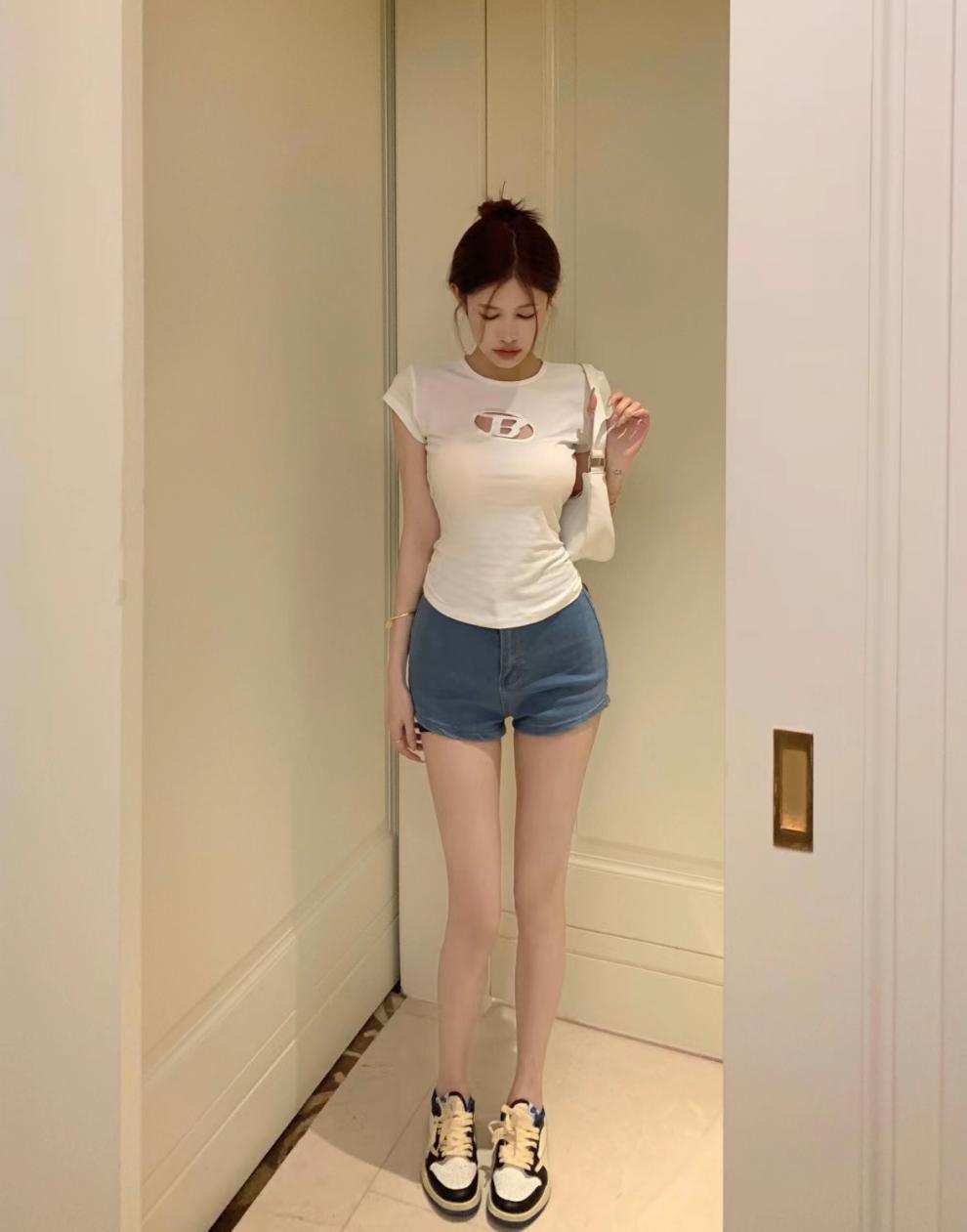 2カラー展開 デザイン ホットガール Tシャツ ショート トップス 韓国カジュアル 韓国ストリート  mry000660