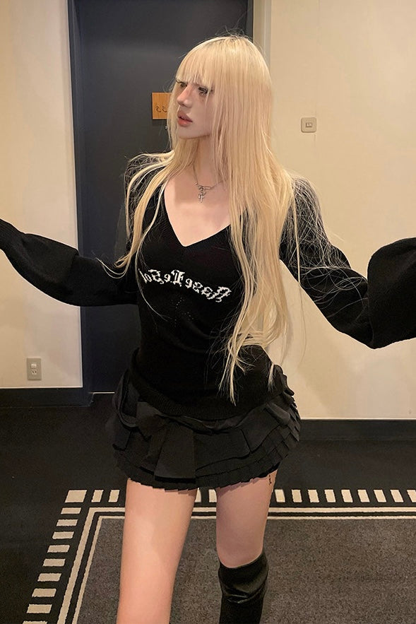 V-Neck Logo Knit Top mry002221