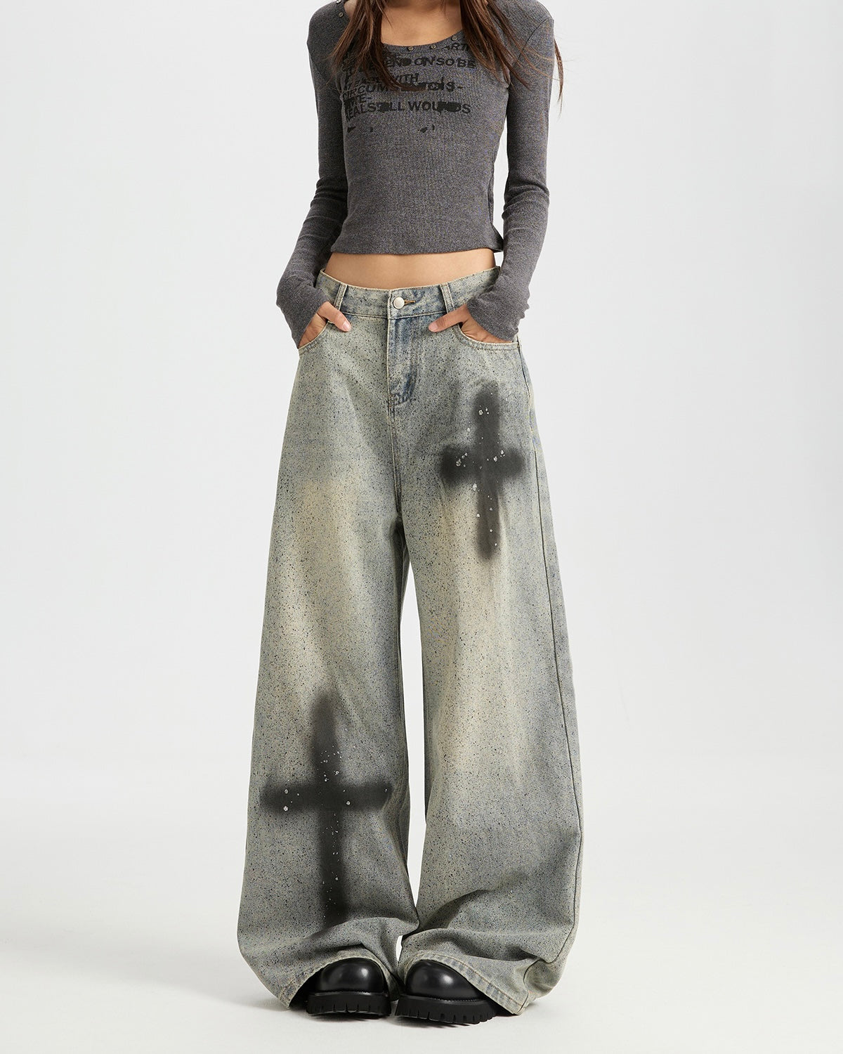 【COVER:FIT】Oversized Spray Painted Cross Wide-Leg Jeans mry001873