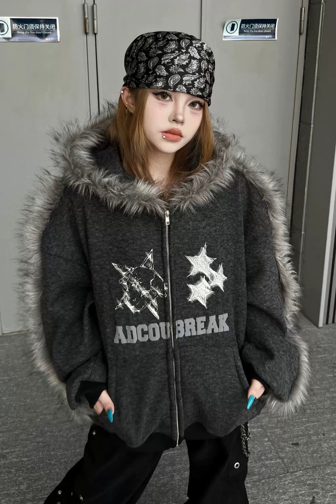 Star Graphic Fur Trim Zip Hoodie mry002151